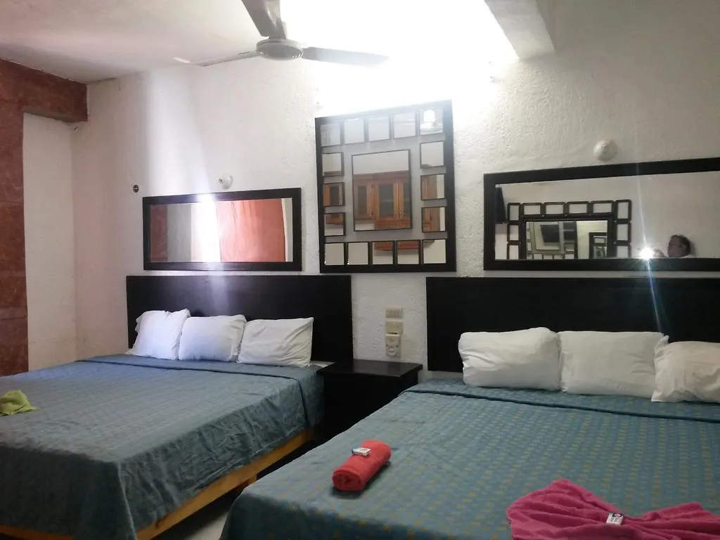 Hotel Hacienda Agua Azul بلايا ديل كارمن
