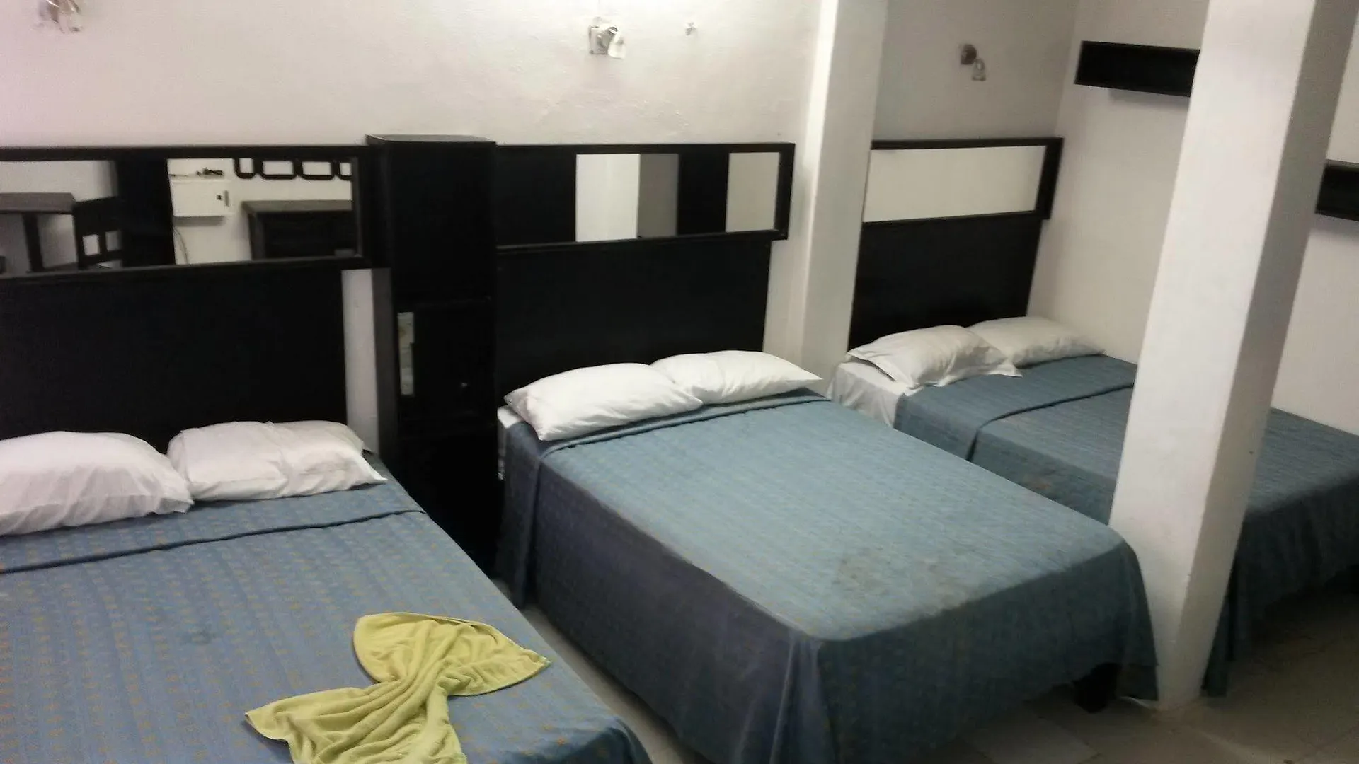 **  Hotel Hacienda Agua Azul بلايا ديل كارمن المكسيك